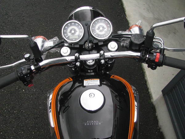 新車バイク カワサキ Ｗ８００ ファイナルエディション オレンジ