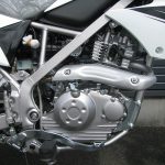 カワサキ　ＫＬＸ１２５　ホワイト　エンジン