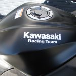 カワサキ　ＮＩＮＪＡ２５０　ＡＢＳ　ＫＲＴ　ＷＩＮＴＥＲ　ＴＥＳＴ　ＥＤＩＴＩＯＮ　ブラック　ガソリンタンクのロゴ