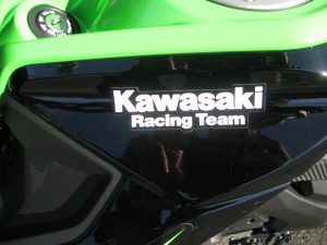 カワサキ　Ｚ１２５ＰＲＯ　ＫＲＴ　Ｅｄｈｉｔｉｏｎ　グリーン／ブラック　全国５００台限定車　ガソリンタンク　ロゴ