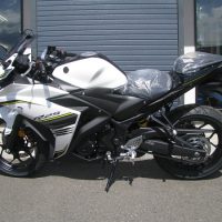 SUKIRACINGYZF-R25 YZF-R3用エアロダイナミック ウイングレット