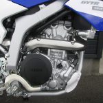 新車　ヤマハ　ＷＲ２５０Ｒ　ブルー　エンジン
