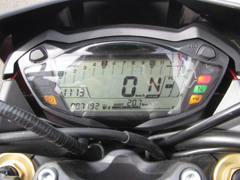 中古車バイク　スズキ　ＧＳＸ－Ｓ１０００　ＡＢＳ　レッド／ブラック　メーターパネル