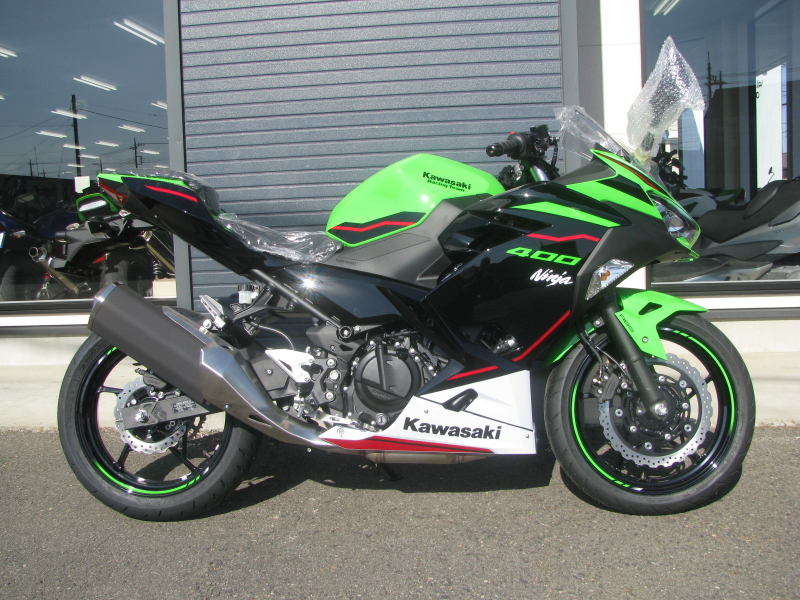 2022年モデルNinja400タンク