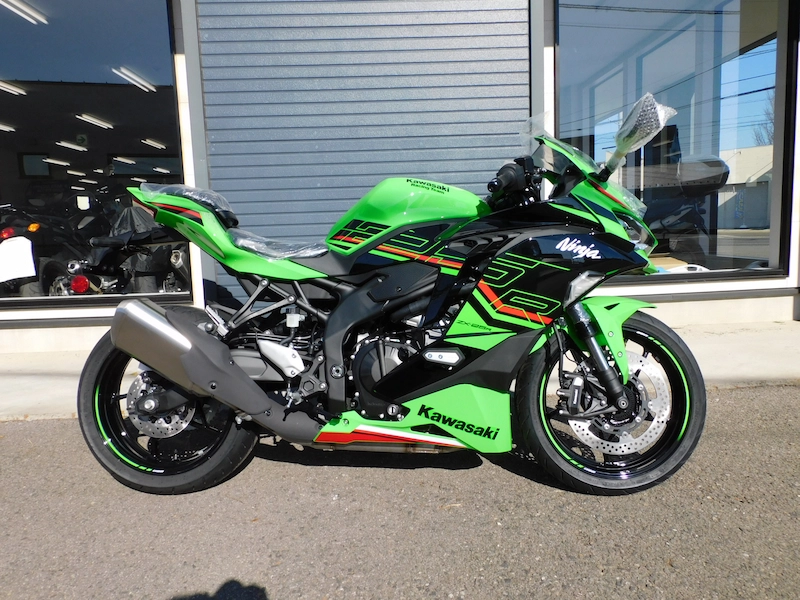 新車 カワサキ Ｎｉｎｊａ ＺＸ－２５Ｒ ＫＲＴ グリーン ２０２４年モデル | 川口輪業