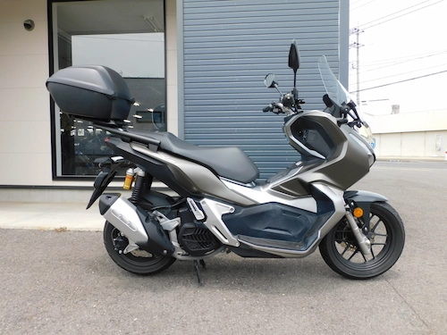 中古車　ホンダ　ＡＤＶ１５０　ブラウン　みぎ側２