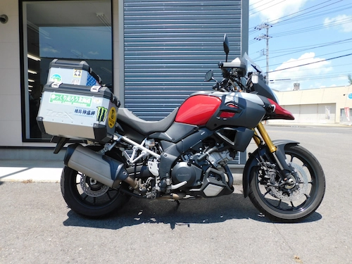 中古車　スズキ　Ｖストローム１０００　レッド　みぎ側２