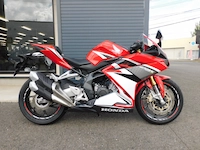 中古車　ホンダ　ＣＢＲ２５０ＲＲ　ＡＢＳ　レッド／ホワイト　２０２４年９月