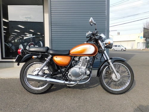 中古車　スズキ　ＳＴ２５０Ｅタイプ　オレンジ／ホワイト　みぎ側２