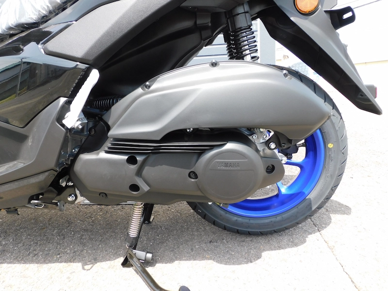 新車 ヤマハ NMAX125 ABS マットダークグレー 2025年モデル エンジン 2025年4月
