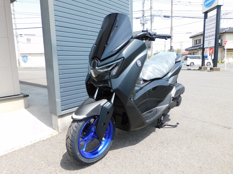 新車 ヤマハ NMAX125 ABS マットダークグレー 2025年モデル 左まえ側 2025年4月