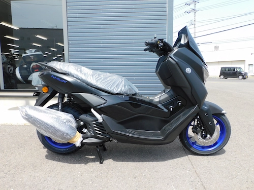 新車　ヤマハ　ＮＭＡＸ１２５　ＡＢＳ　マットダークグレー　２０２５年モデル　みぎ側２　２０２５年４月