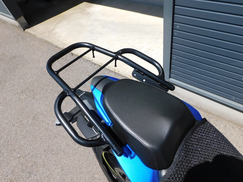 中古車 スズキ ジクサー150(GIXXER) ブルー リアキャリア 2025年5月