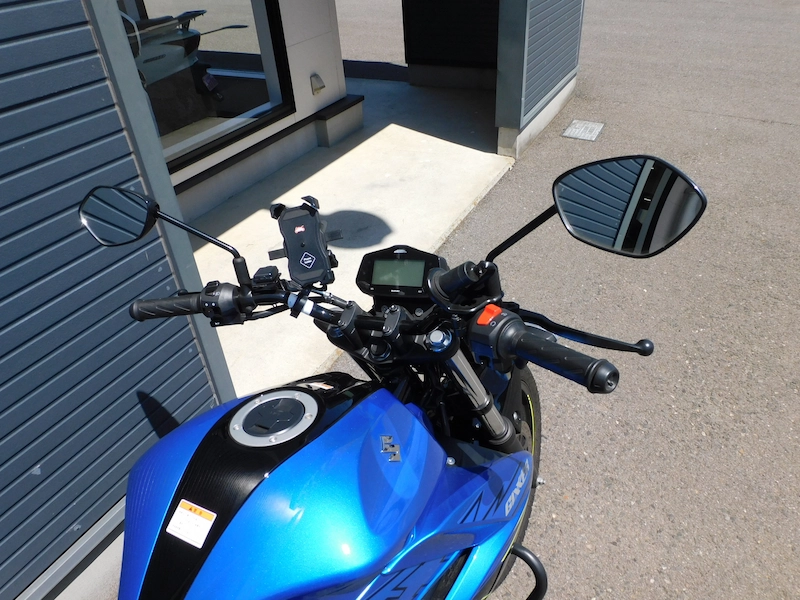 中古車 スズキ ジクサー150(GIXXER) ブルー ハンドル周り2 2025年5月