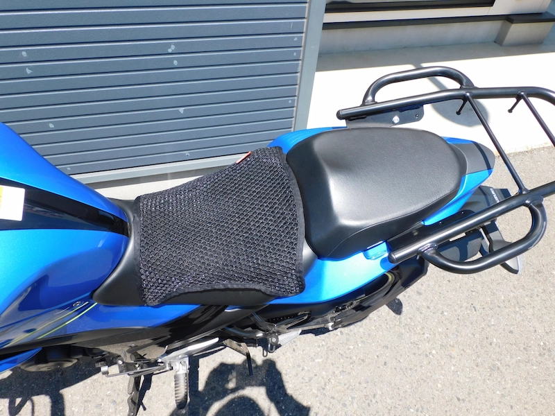 中古車 スズキ ジクサー150(GIXXER) ブルー シート 2025年5月