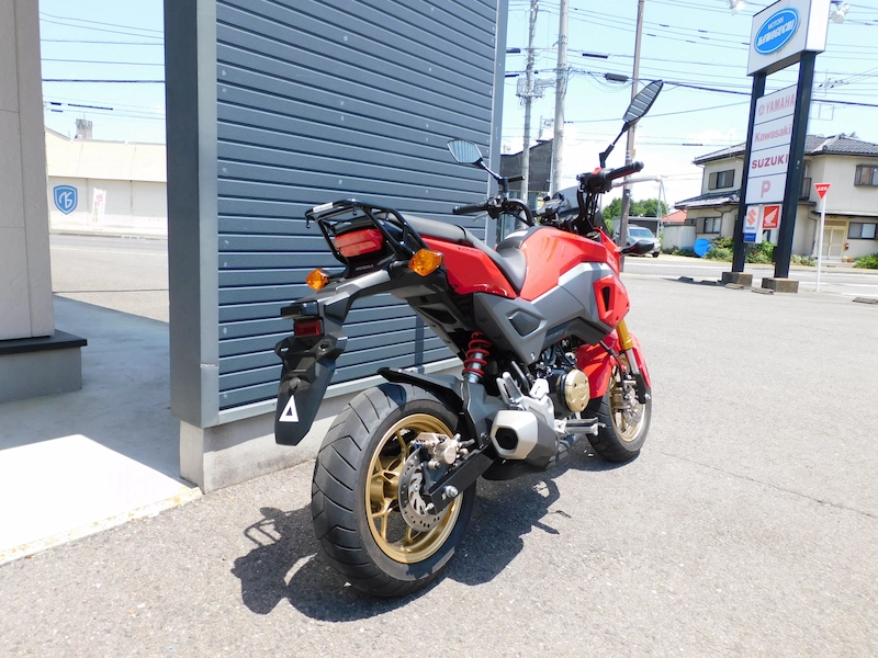 中古車 ホンダ グロム(GROM) レッド 右うしろ側
