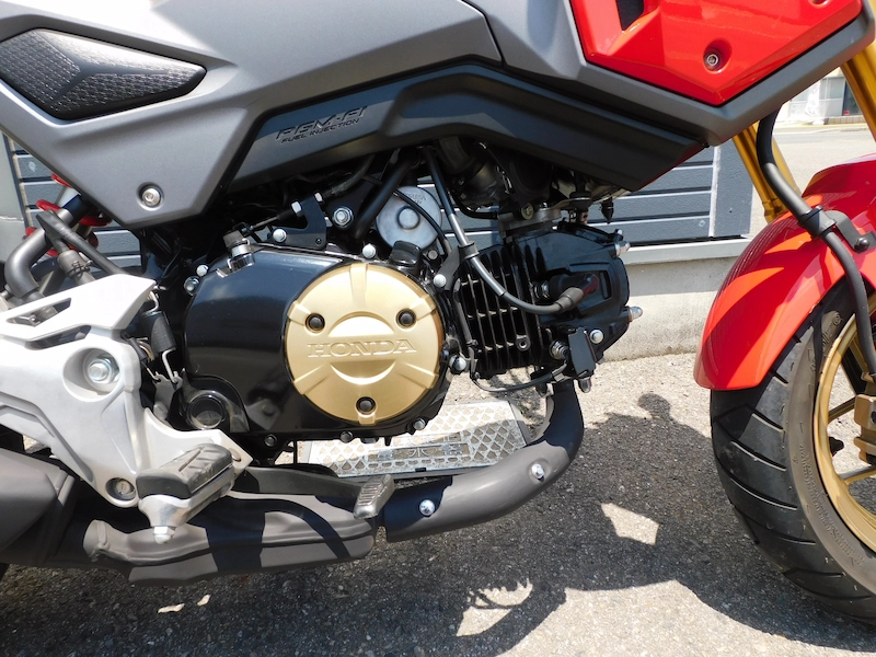 中古車 ホンダ グロム(GROM) レッド エンジン右