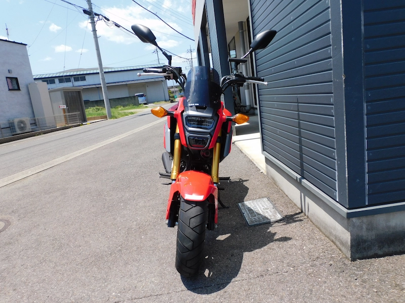 中古車 ホンダ グロム(GROM) レッド まえ側