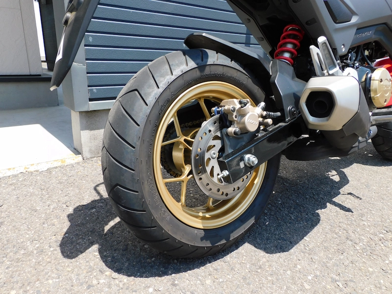 中古車 ホンダ グロム(GROM) レッド リヤホイール右