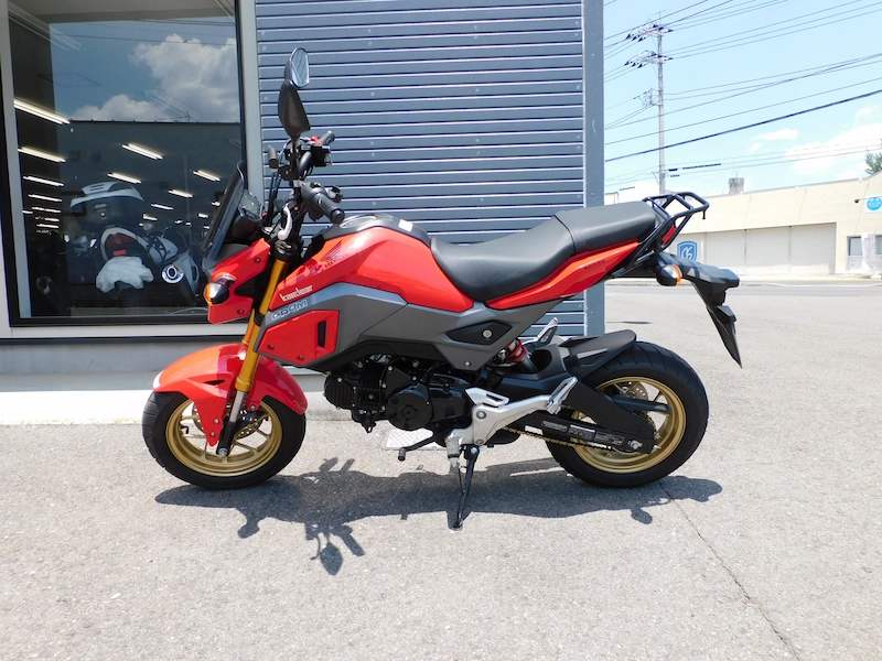 中古車 ホンダ グロム(GROM) レッド ひだり側
