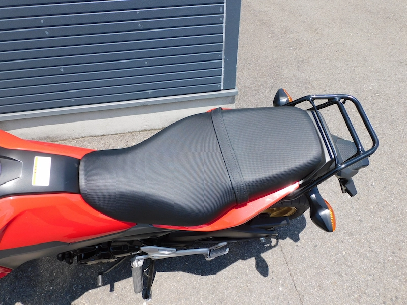 中古車 ホンダ グロム(GROM) レッド シート