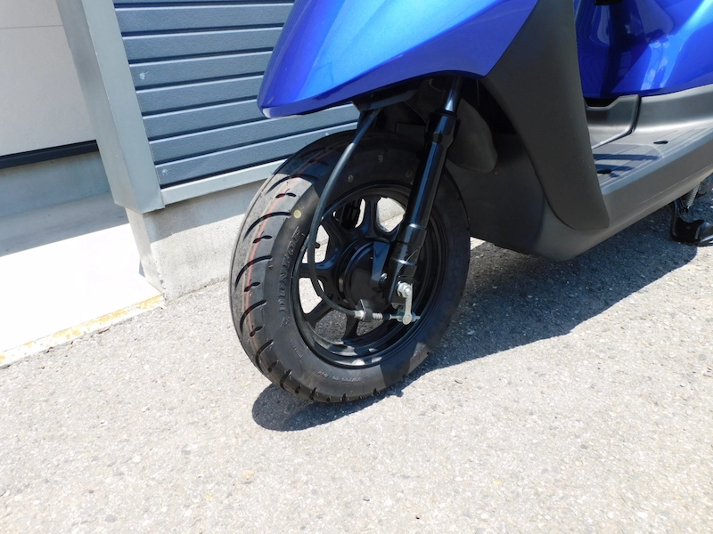 中古車 ヤマハ ジョグ デラックス (JOG DX) ブルー フロントホイール左 2025年6月