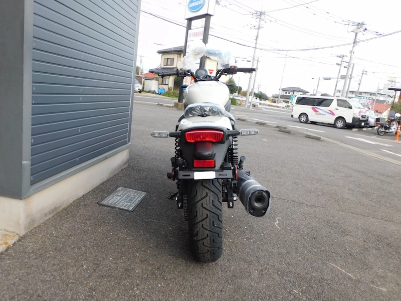 新車 カワサキ ELIMINATOR SE ホワイト うしろ側 2025年10月24日