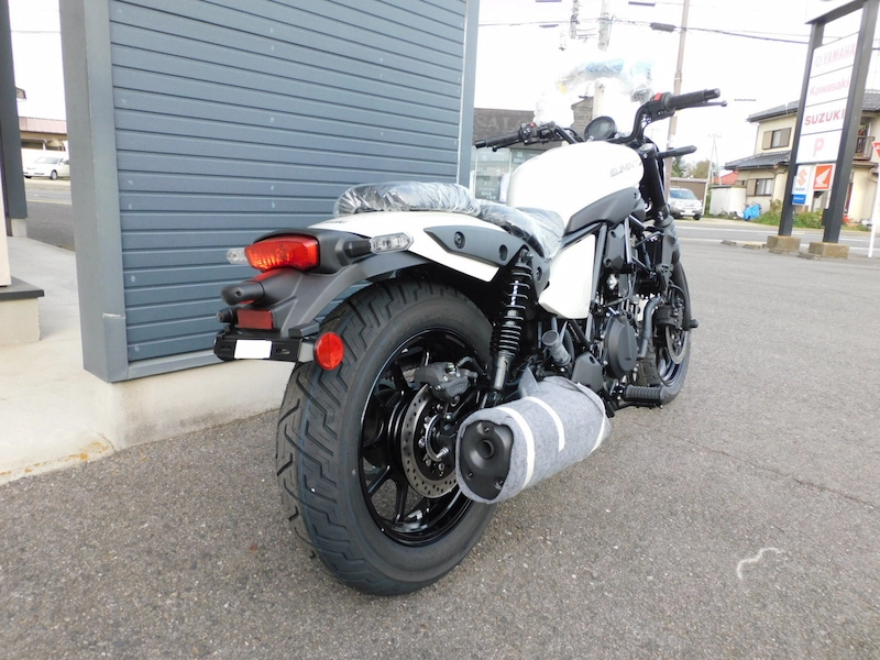 新車 カワサキ ELIMINATOR SE ホワイト 右うしろ側 2025年10月24日