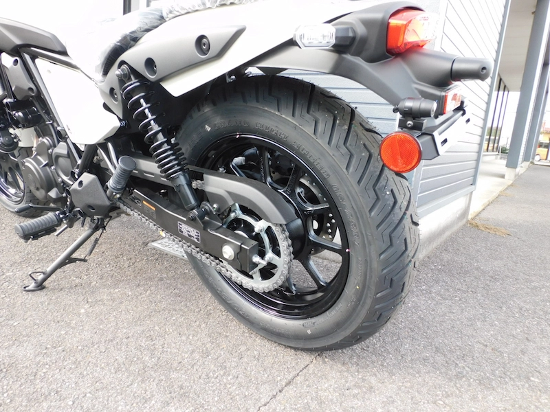 新車 カワサキ ELIMINATOR SE ホワイト リヤホイール左 2025年10月24日