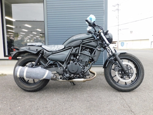 中古車　カワサキ　エリミネーター　マットブラック　みぎ側２　２０２５年１０月