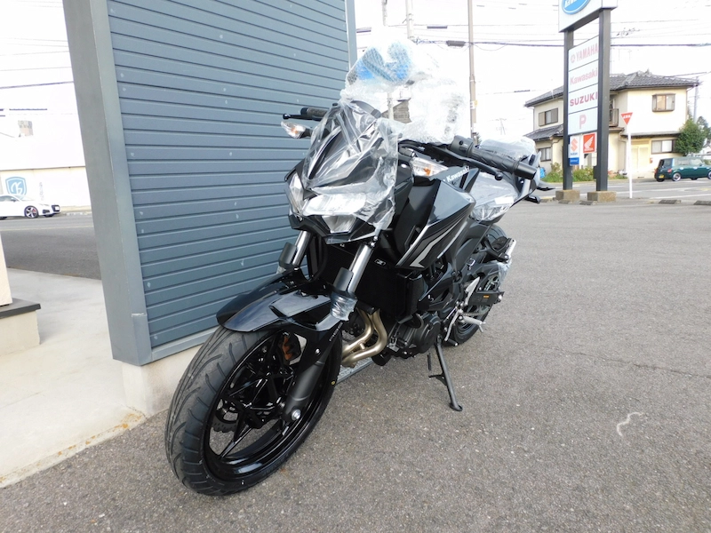 新車 カワサキ Z250 ブラック 左まえ側 2025年10月24日
