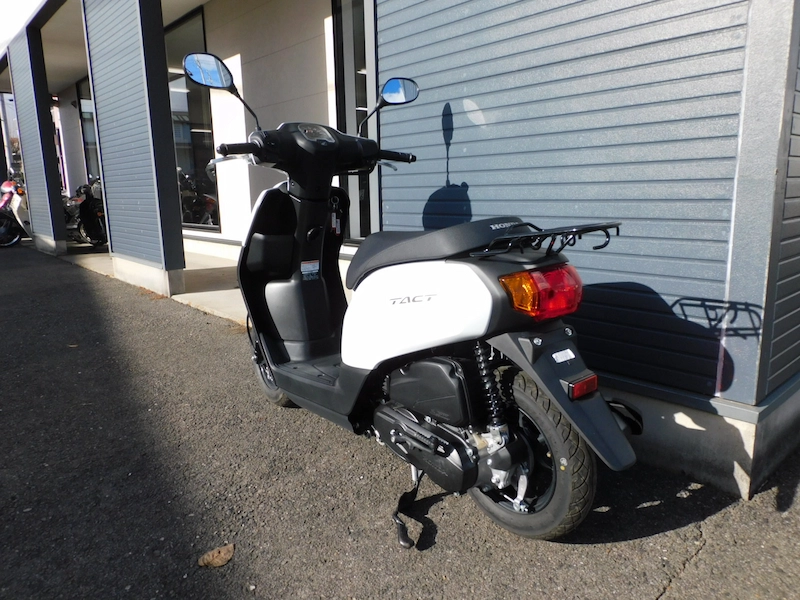 中古車 ホンダ タクト(TACT) ベーシック ホワイト 左うしろ側 2025年12月16日