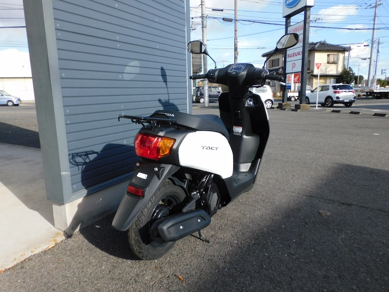 中古車 ホンダ タクト(TACT) ベーシック ホワイト 右うしろ側 2025年12月16日
