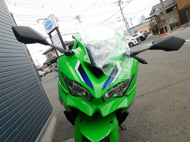 新車 カワサキ Ninja ZX-4RR グリーン ヘッドライト 2026年2月26日