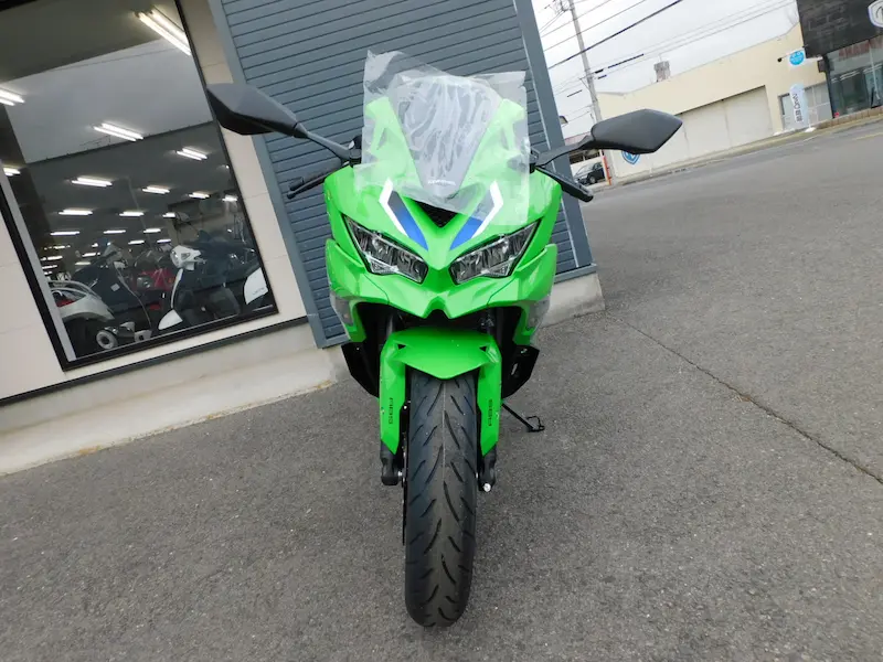 新車 カワサキ Ninja ZX-4RR グリーン まえ側 2026年2月26日