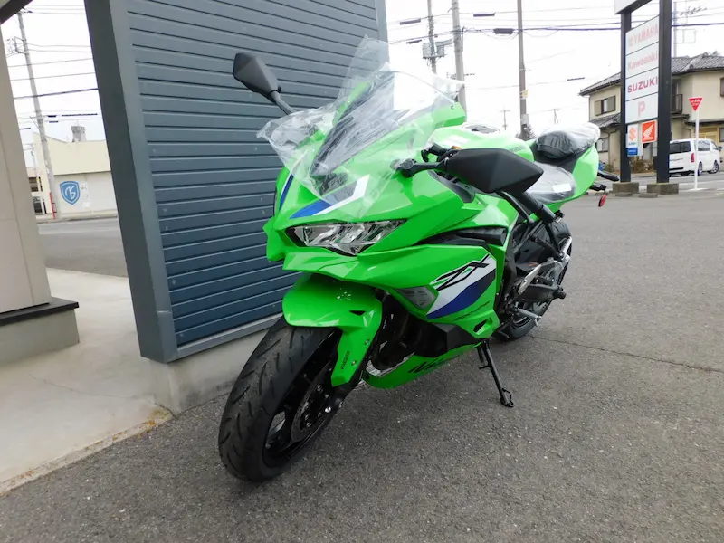 新車 カワサキ Ninja ZX-4RR グリーン 左まえ側 2026年2月26日