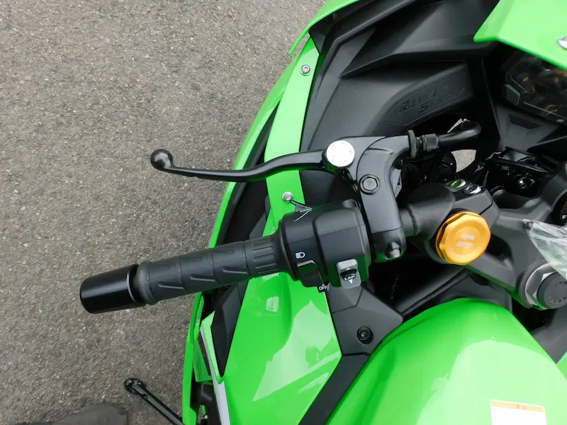 新車 カワサキ Ninja ZX-4RR グリーン ハンドルレバー左 2026年2月26日
