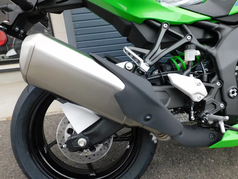 新車 カワサキ Ninja ZX-4RR グリーン マフラー 2026年2月26日