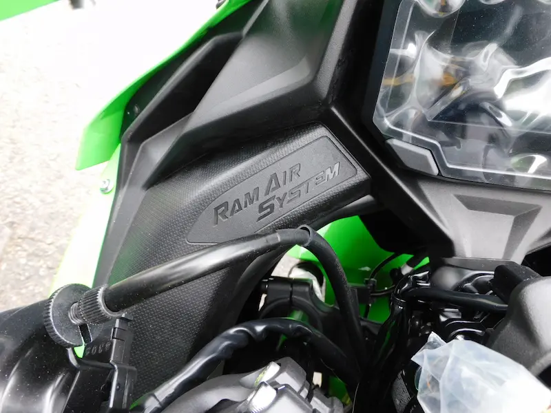 新車 カワサキ Ninja ZX-4RR グリーン ラムエアダクト 2026年2月26日