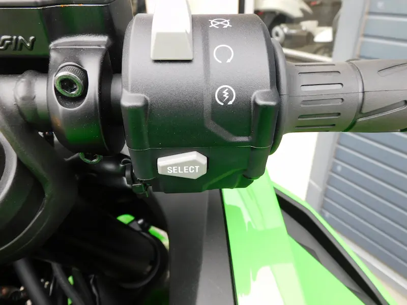 新車 カワサキ Ninja ZX-4RR グリーン ハンドルスイッチ右 2026年2月26日