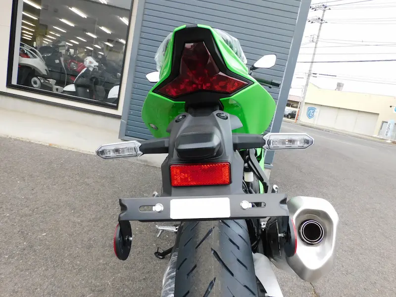 新車 カワサキ Ninja ZX-4RR グリーン テールランプ 2026年2月26日