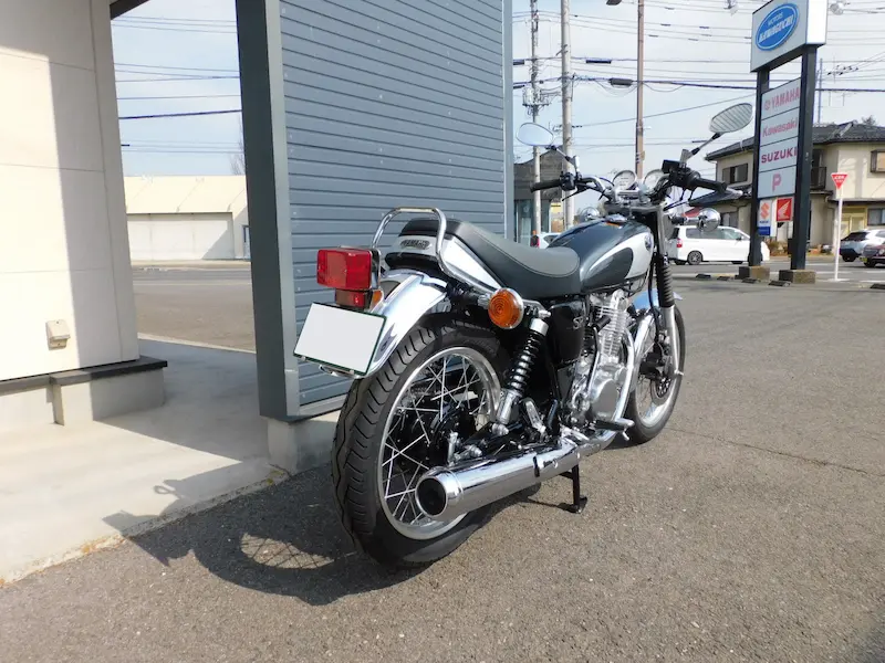 中古車 ヤマハ SR400 final Edition グレイ/ホワイト 右うしろ側 2026年2月17日