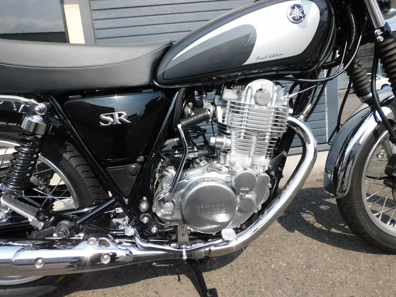 中古車 ヤマハ SR400 final Edition グレイ/ホワイト エンジン右 2026年2月17日