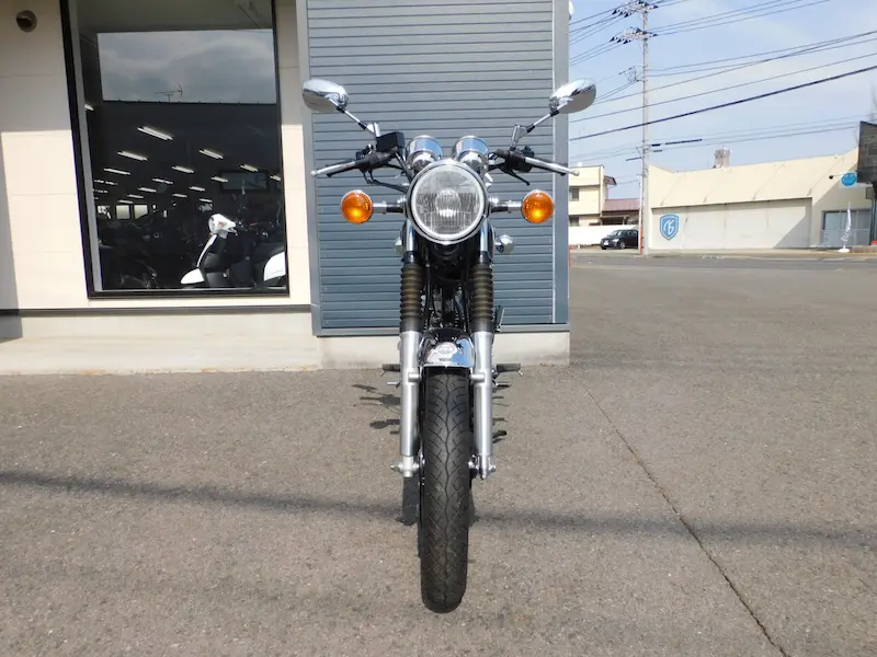 中古車 ヤマハ SR400 final Edition グレイ/ホワイト まえ側 2026年2月17日