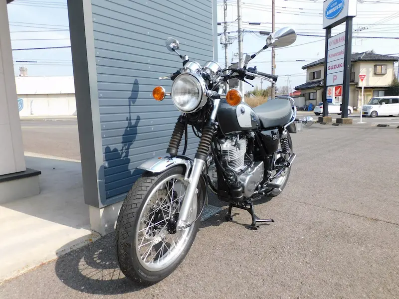 中古車 ヤマハ SR400 final Edition グレイ/ホワイト 左まえ側 2026年2月17日
