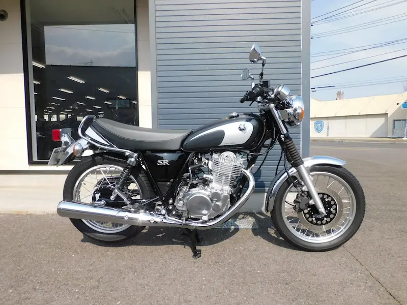 中古車 ヤマハ SR400 final Edition グレイ/ホワイト みぎ側 2026年2月17日